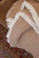 Virgin wool throw in orgeat/fior di latte