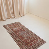 Benny, antique runner