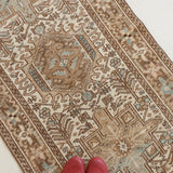Bryn, antique runner