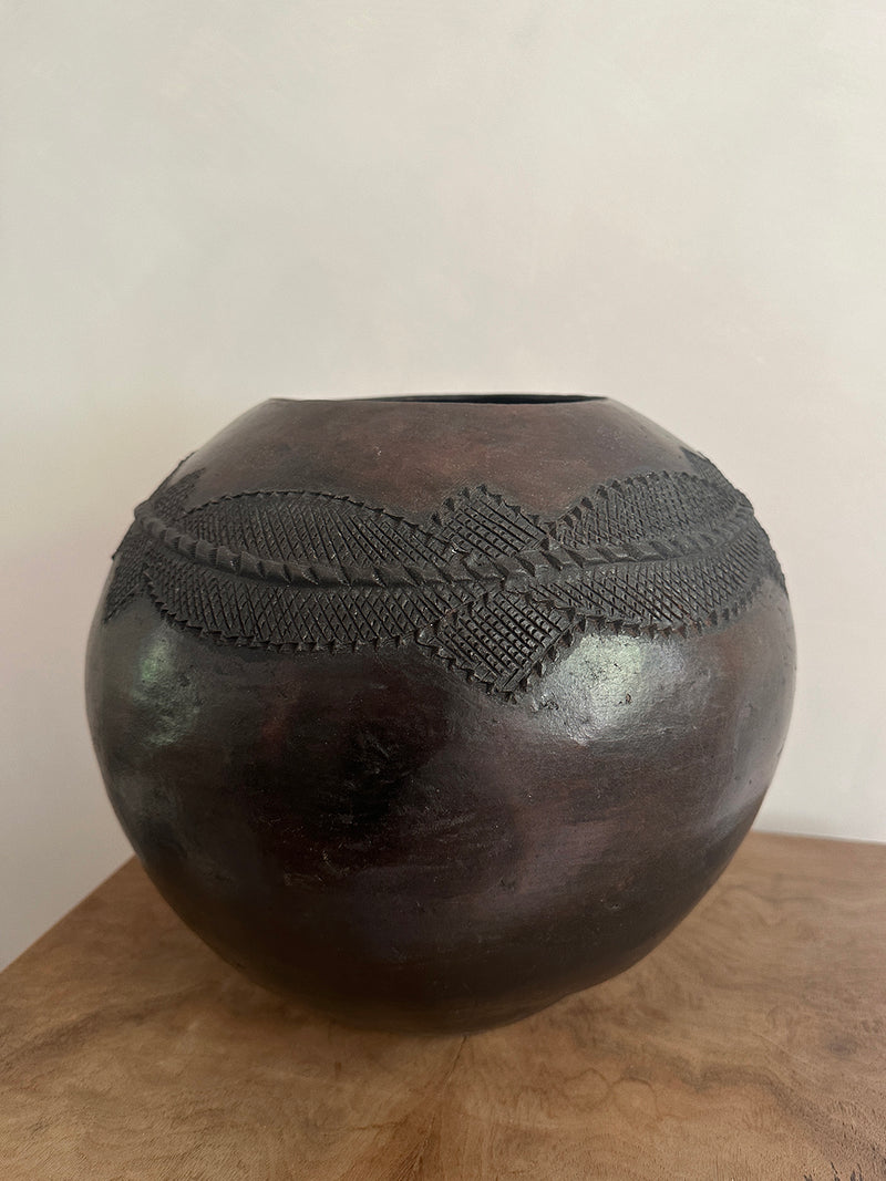 Handmade zulu pot