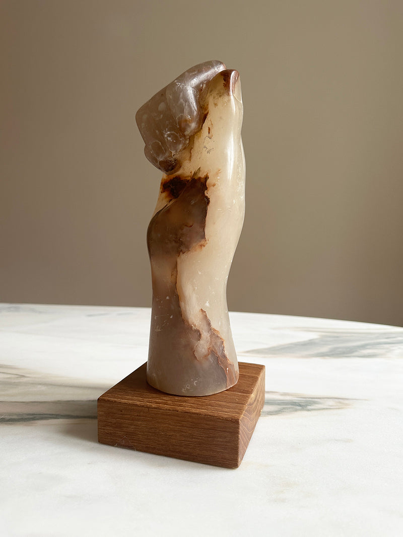 Onyx hand sculpture – Frances Loom