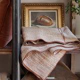 Rustic canvas throw in Muscade Givré
